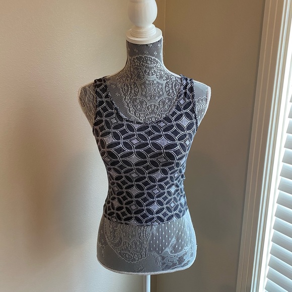 Black and White Patterned Crop Top - Picture 1 of 5